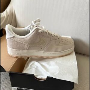 Nike Women's Cream Sneakers
